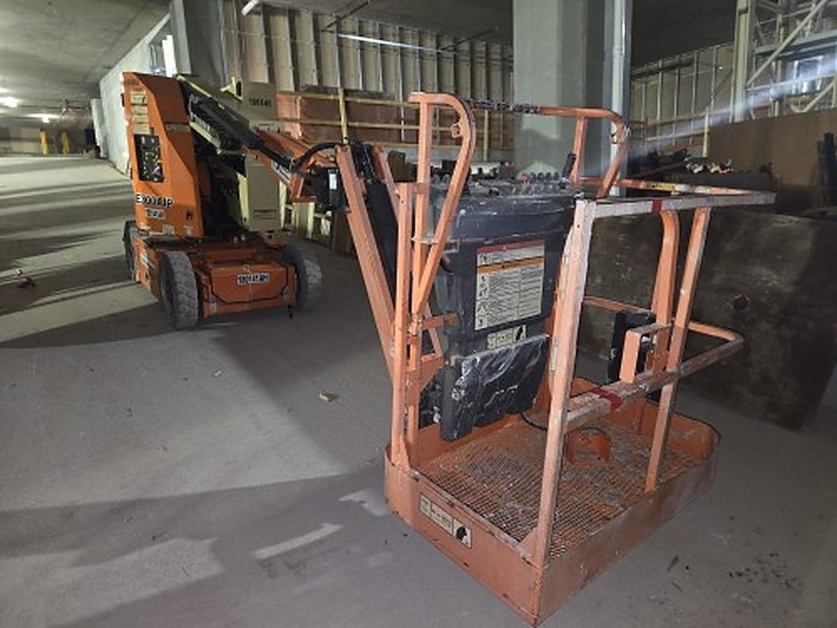 JLG E300AJP photo 11