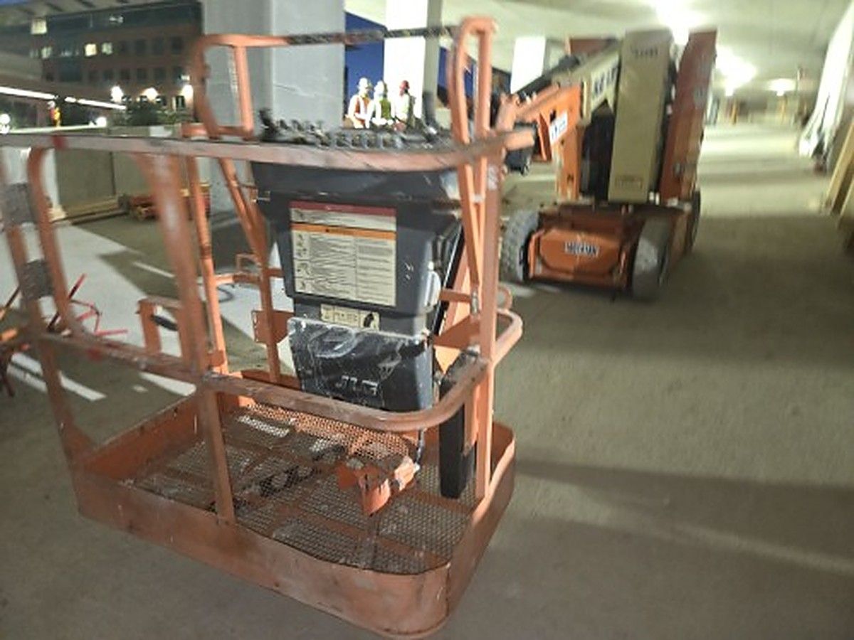JLG E300AJP photo 5