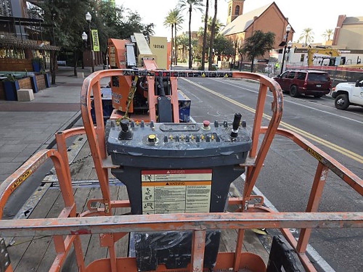 JLG E300AJP photo 6