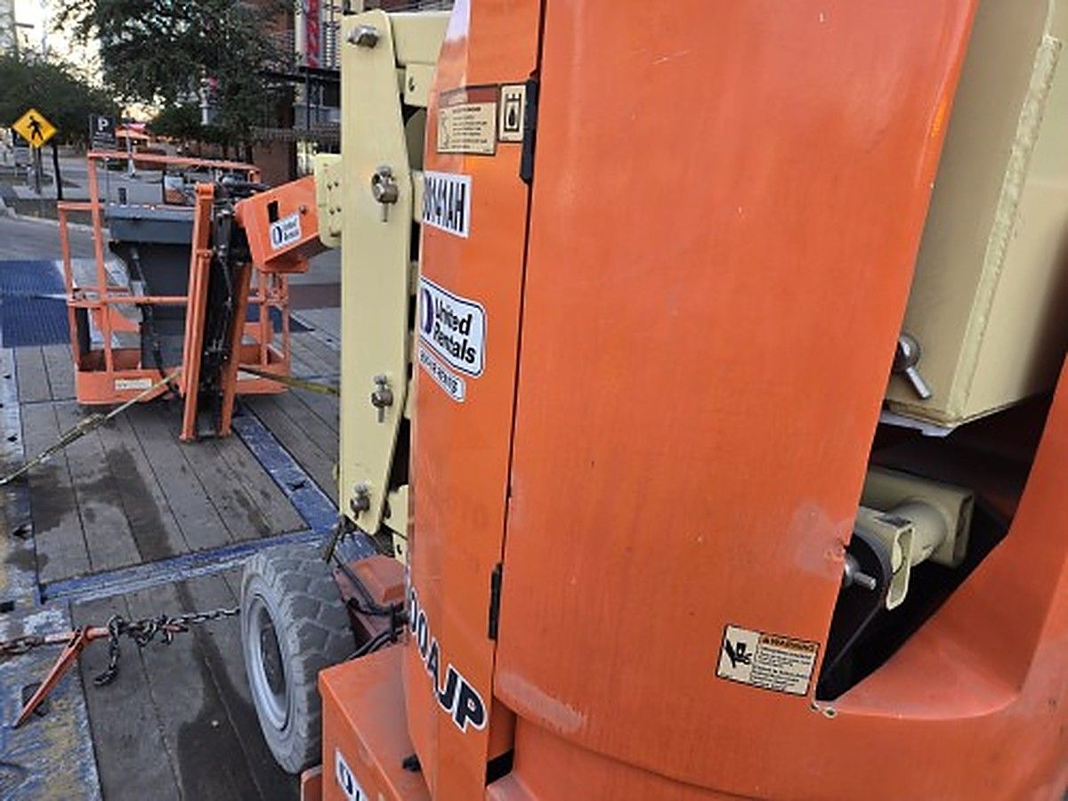 JLG E300AJP photo 7