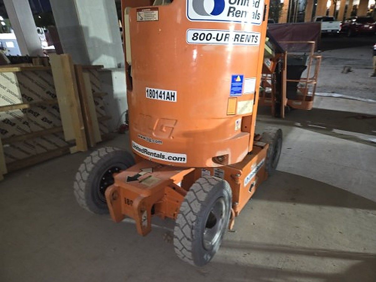 JLG E300AJP photo 8