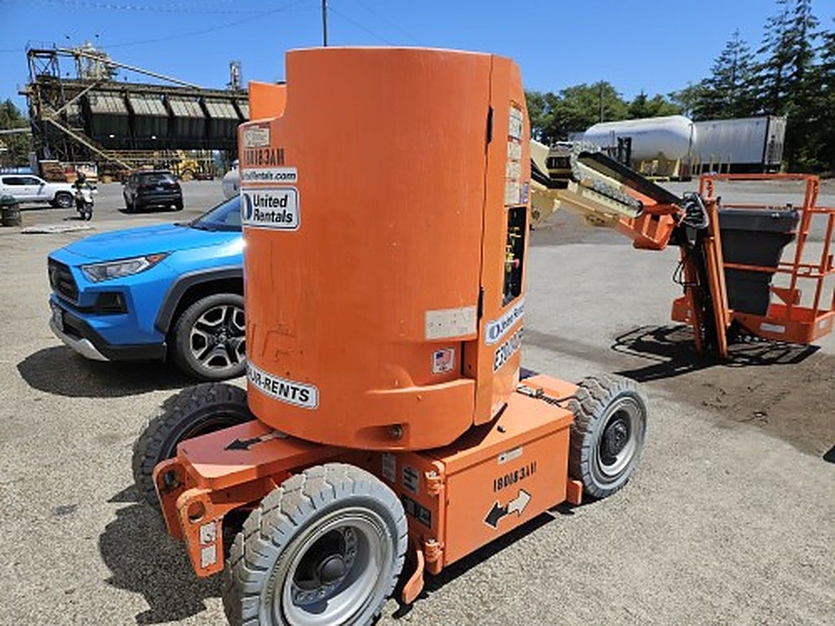 JLG E300AJP photo 5