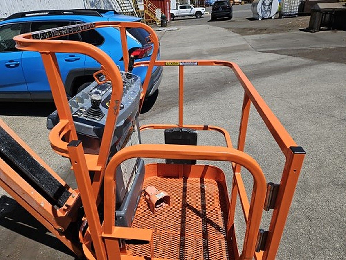 JLG E300AJP photo 6
