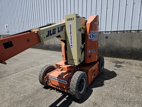 2016 JLG E300AJP Boom 30-33' Articulating Dc