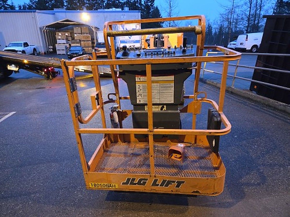 JLG E300AJP photo 3