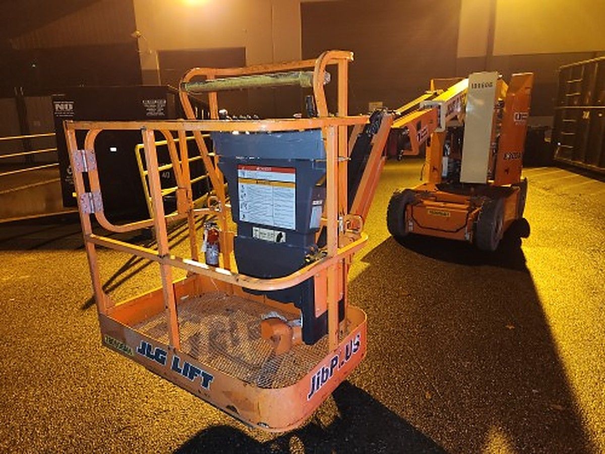 JLG E300AJP photo 5