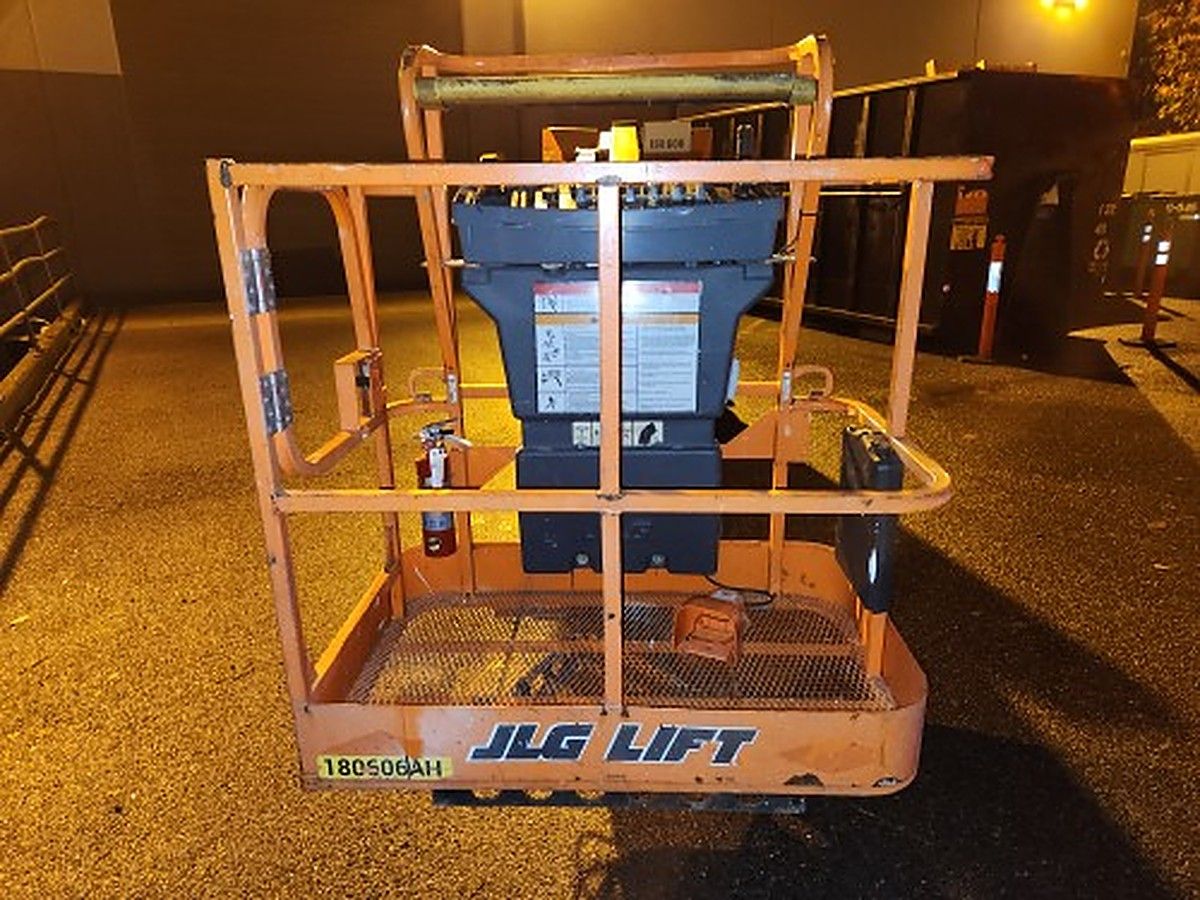 JLG E300AJP photo 7