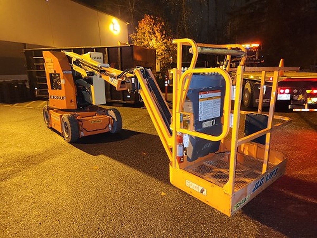 JLG E300AJP photo 8