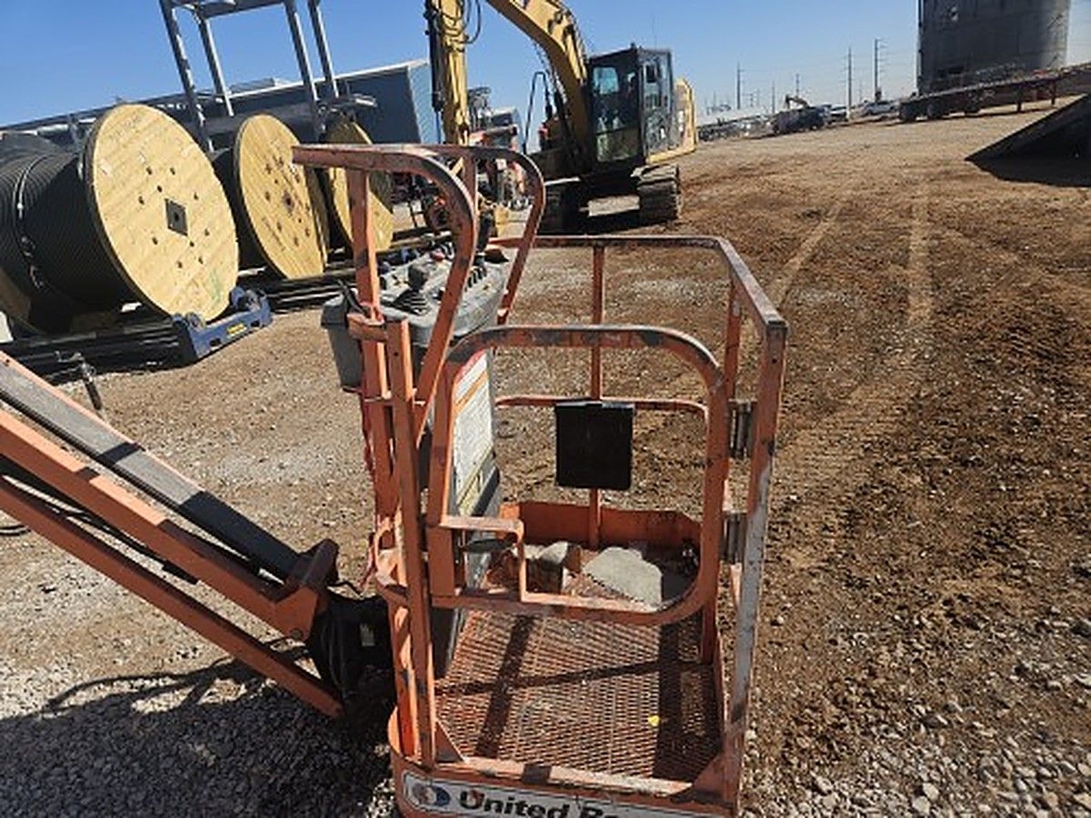 JLG E300AJP photo 3