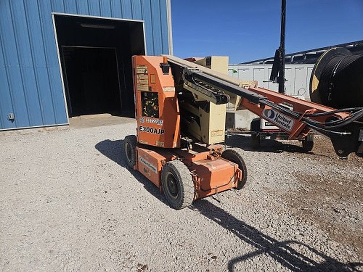 JLG E300AJP photo 5