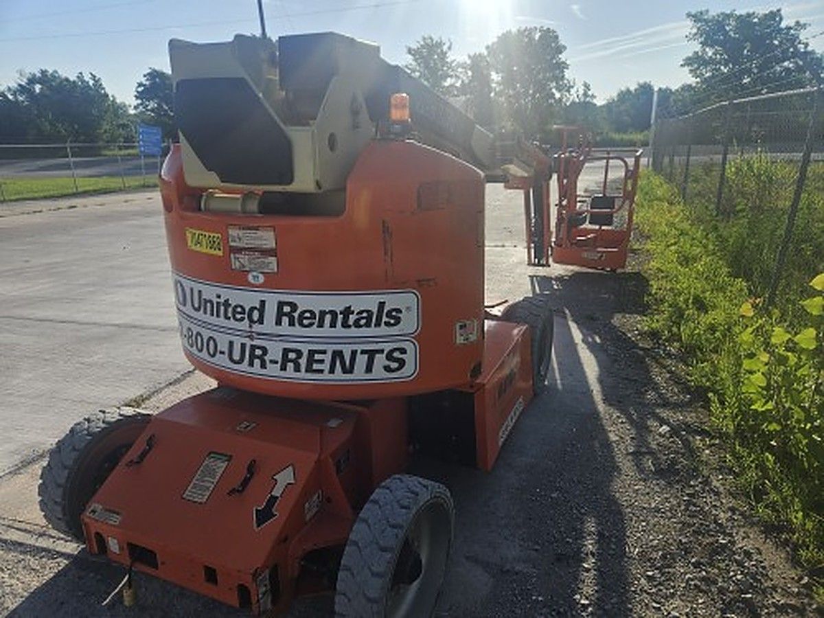 JLG E400AJPN photo 2
