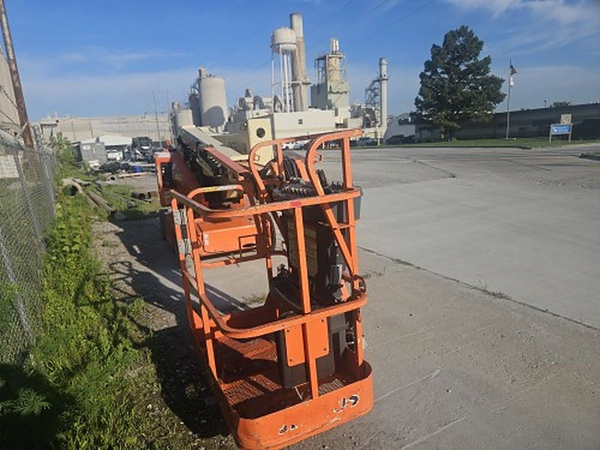 JLG E400AJPN photo 3