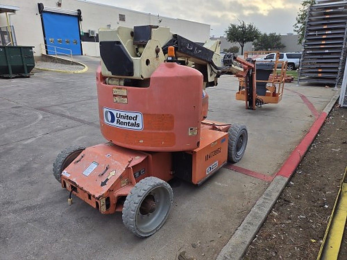 JLG E400AJPN photo 2