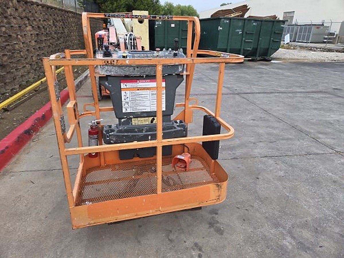 JLG E400AJPN photo 10