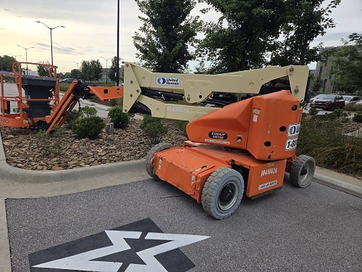 JLG E400AJPN photo 3