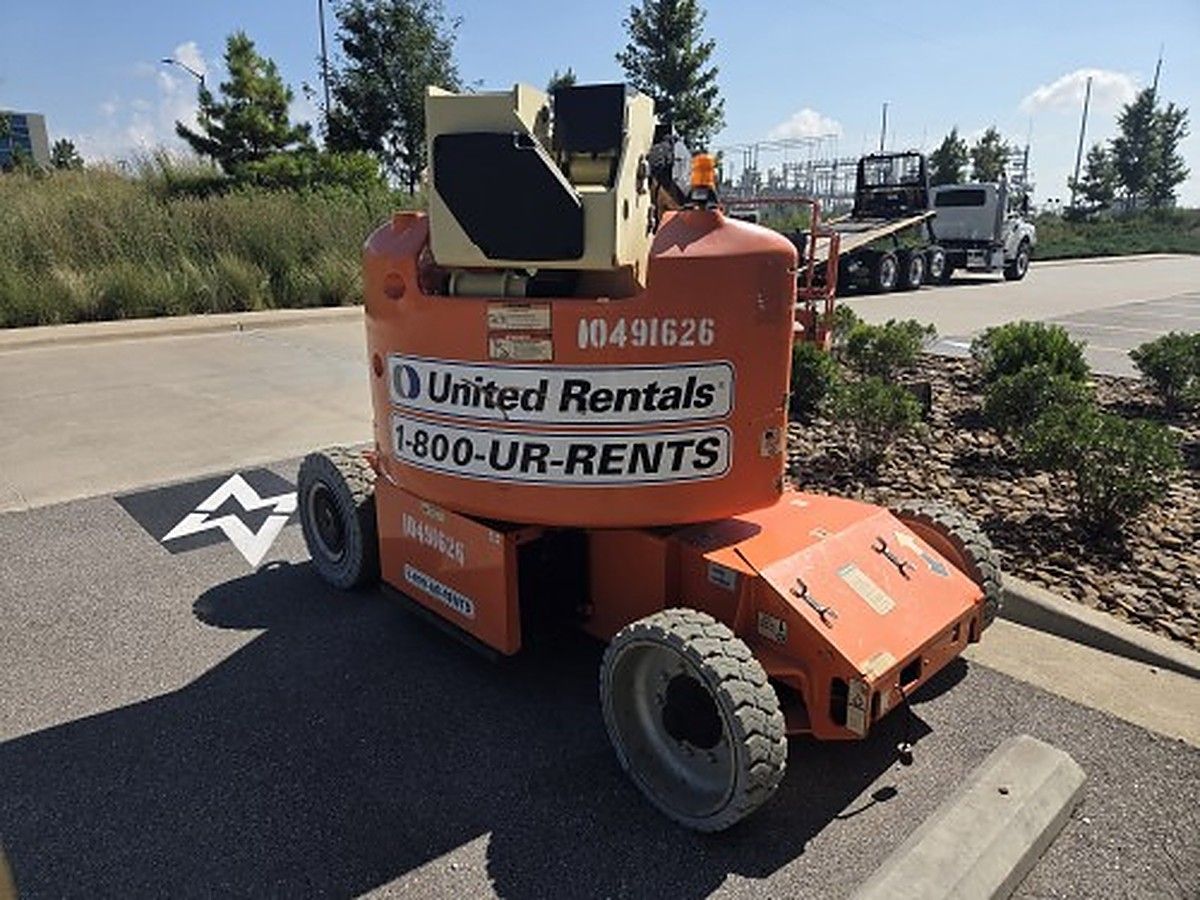 JLG E400AJPN photo 4