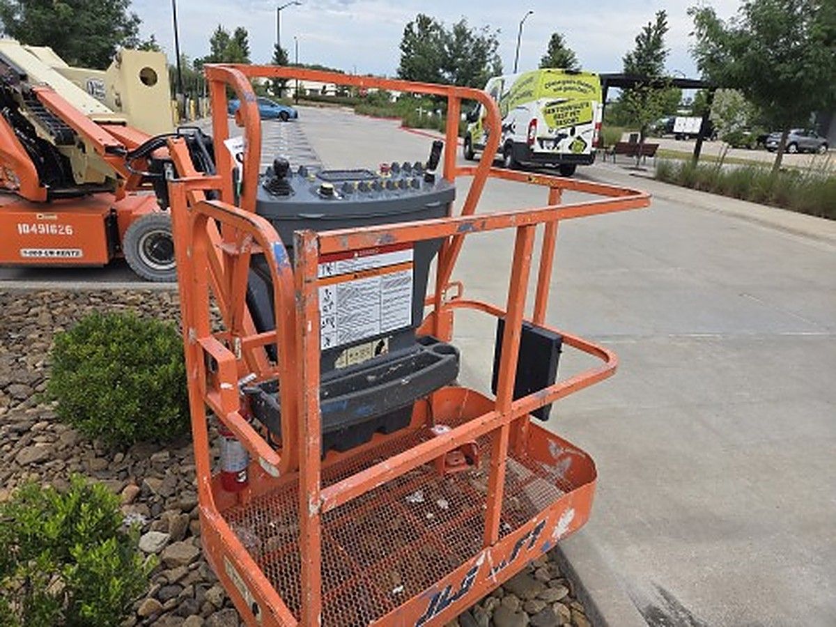 JLG E400AJPN photo 5