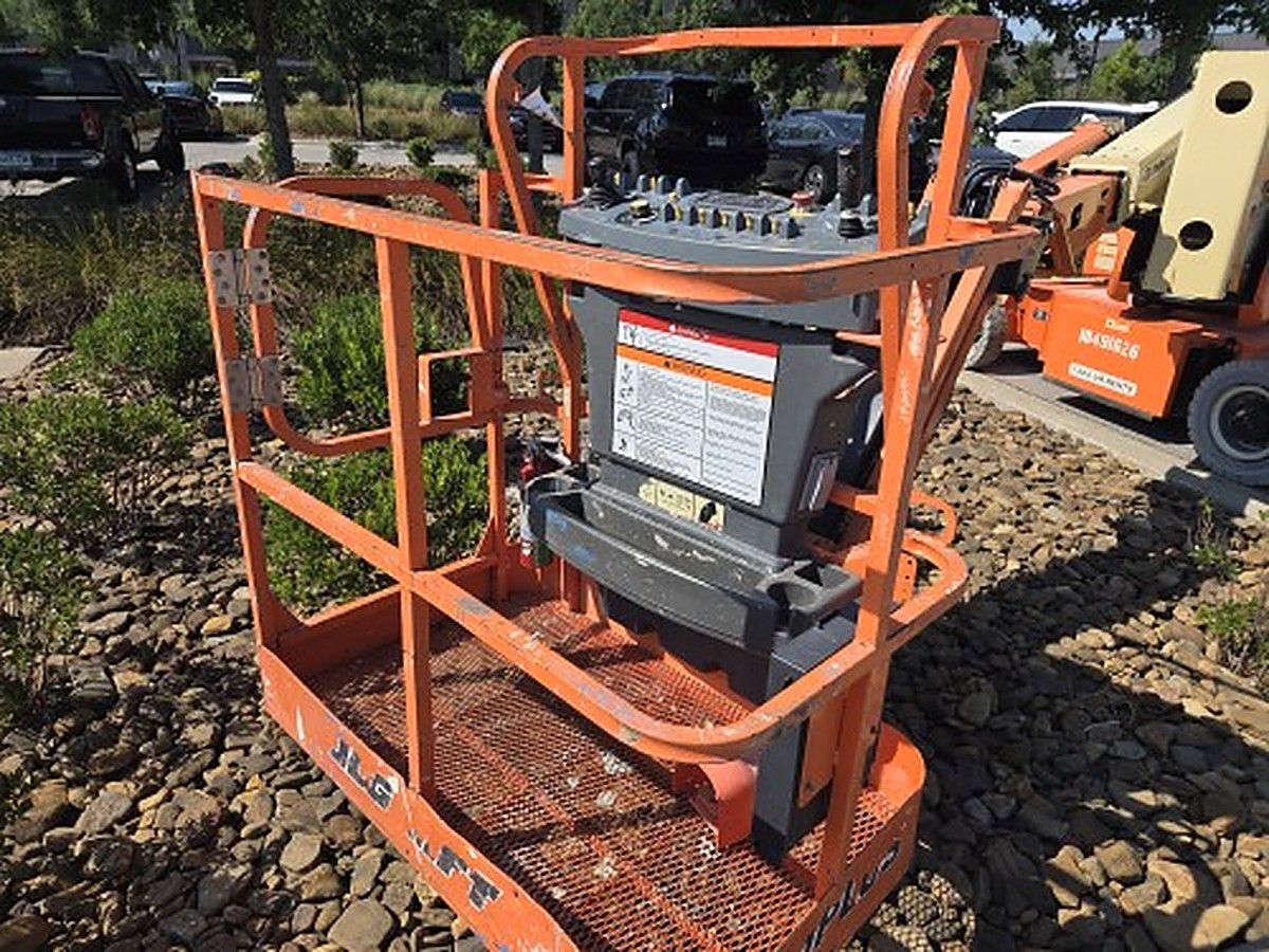 JLG E400AJPN photo 9
