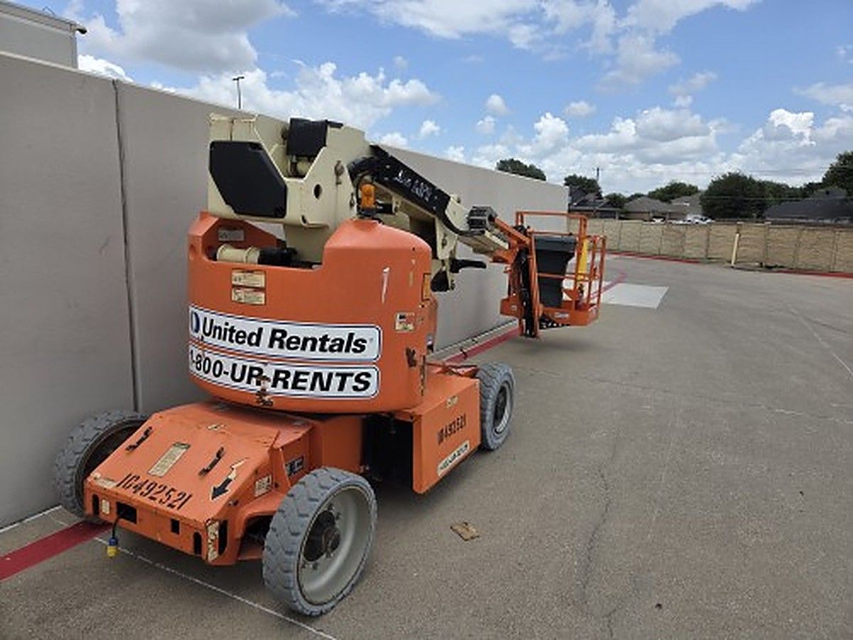 JLG E400AJPN photo 3