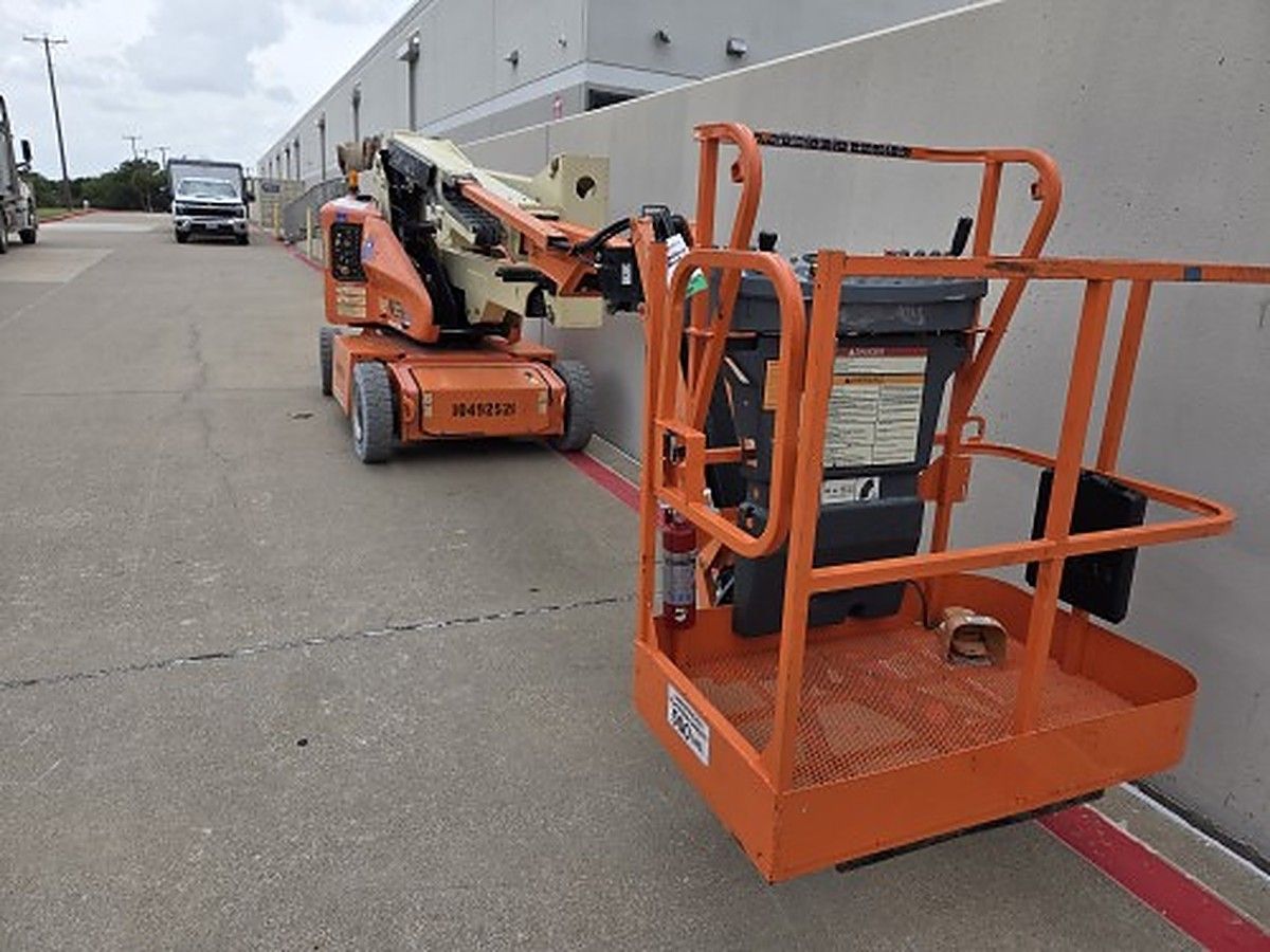 JLG E400AJPN photo 4