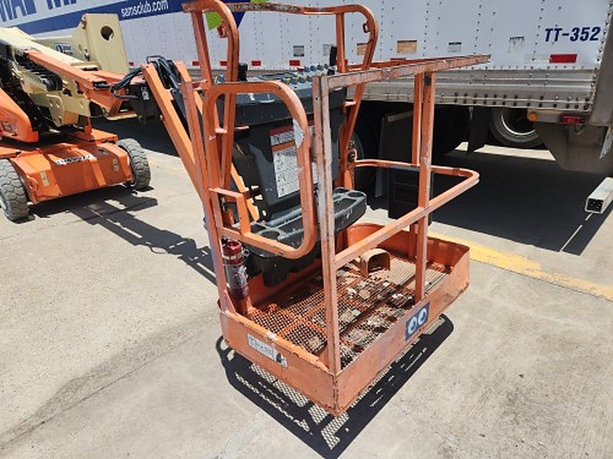 JLG E400AJPN photo 4