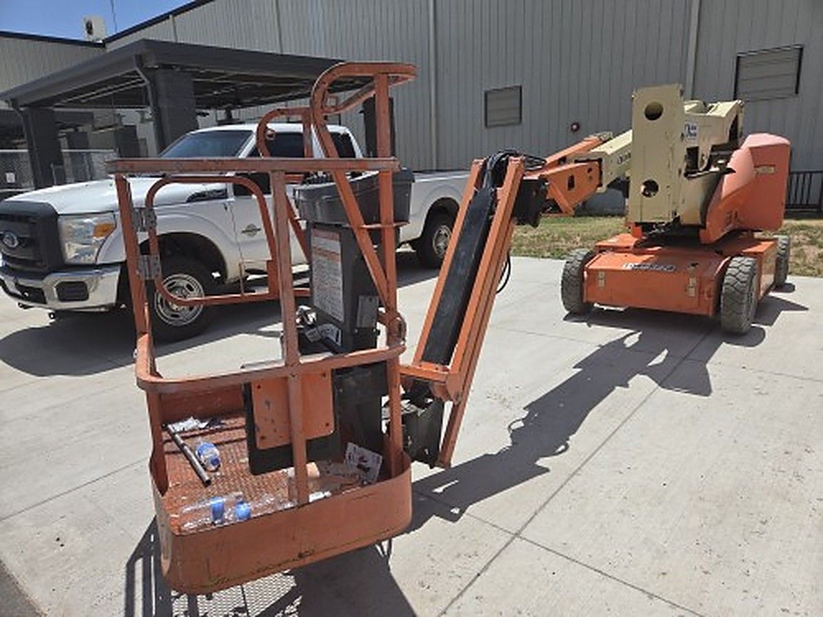 JLG E400AJPN photo 9