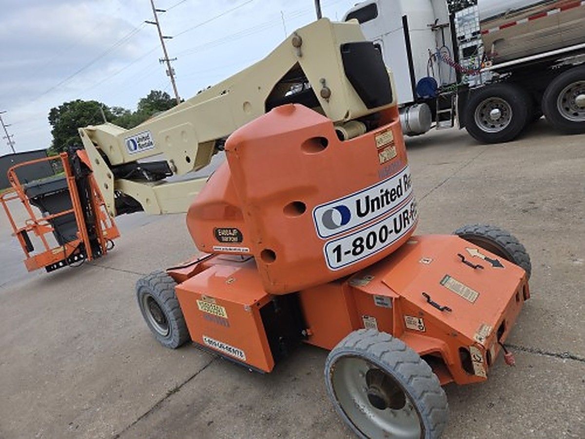 JLG E400AJPN photo 2