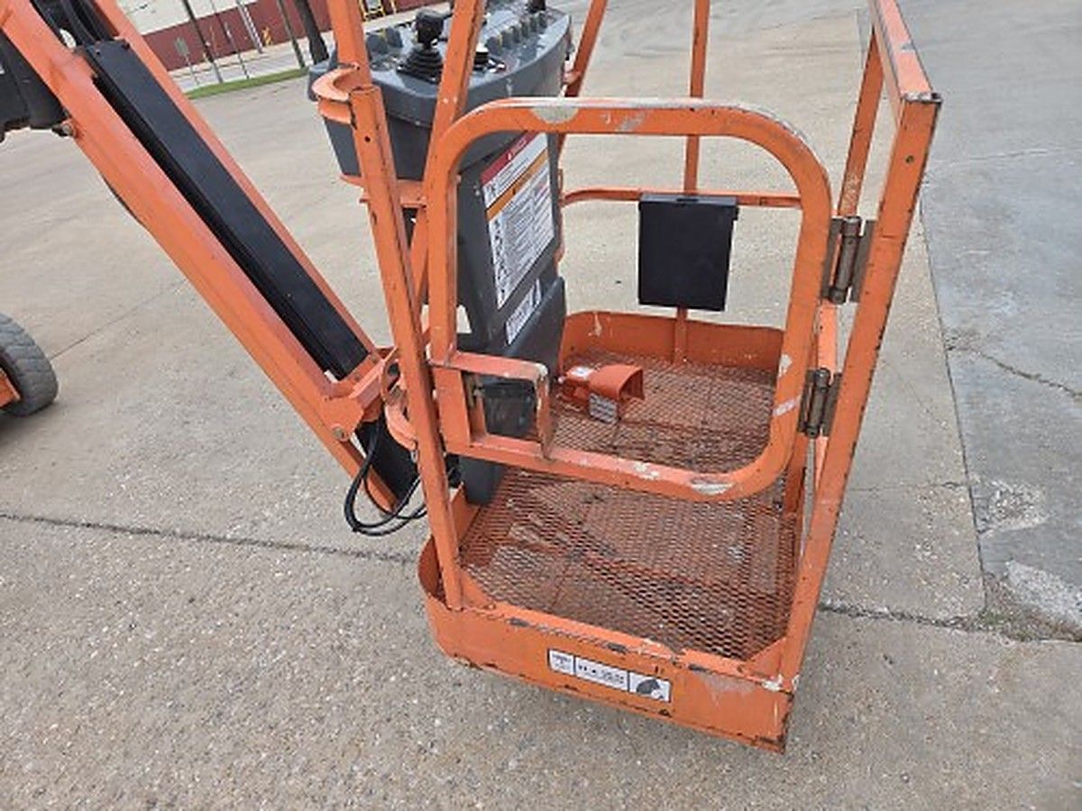 JLG E400AJPN photo 4