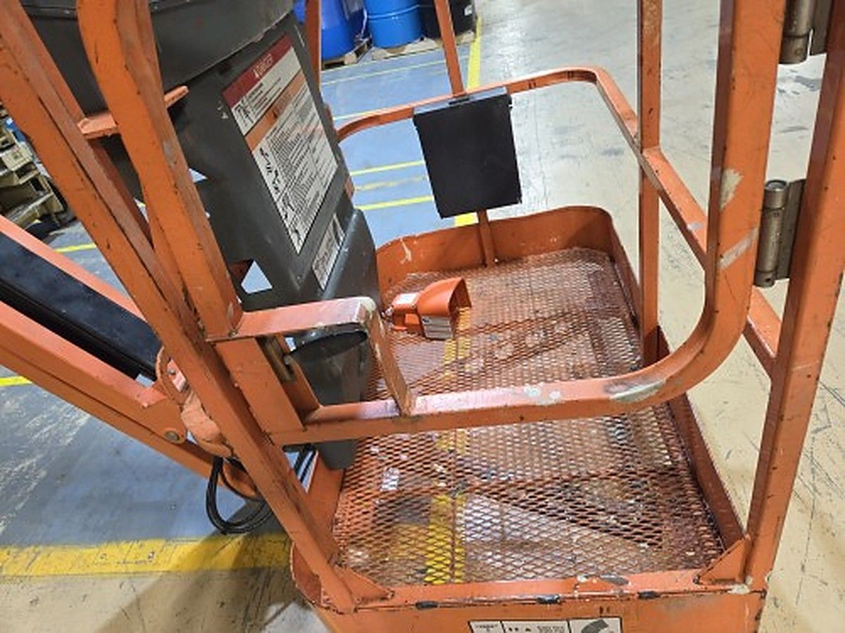 JLG E400AJPN photo 6