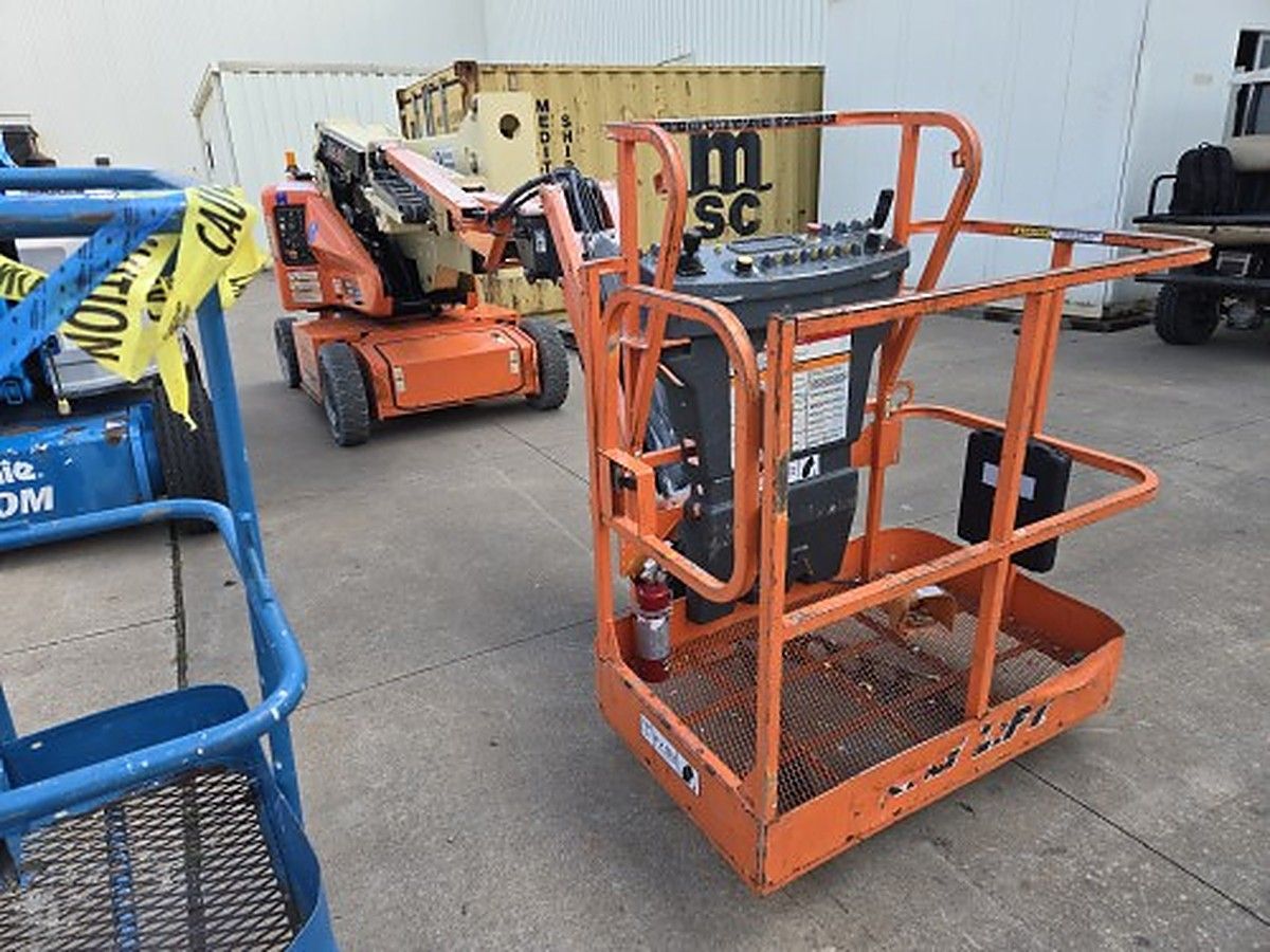 JLG E400AJPN photo 3