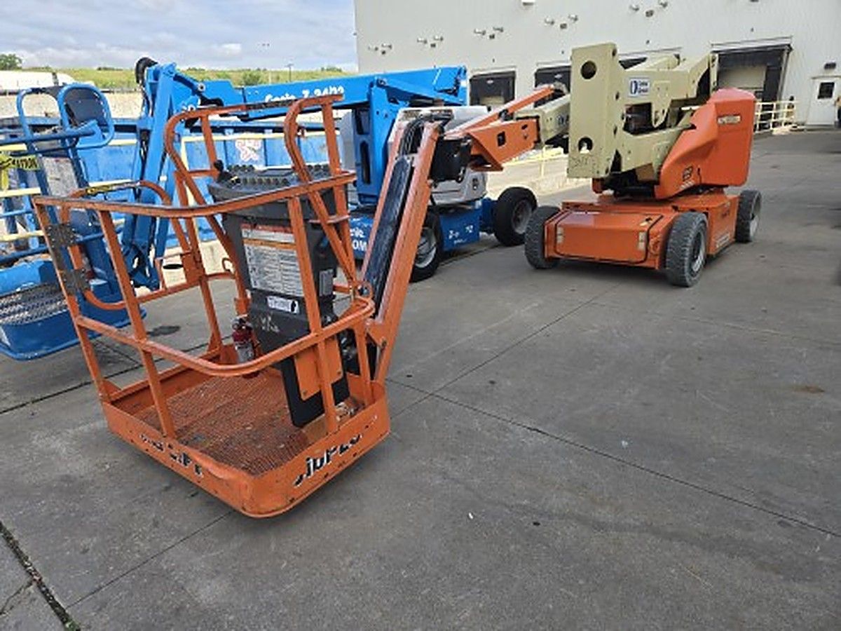 JLG E400AJPN photo 4