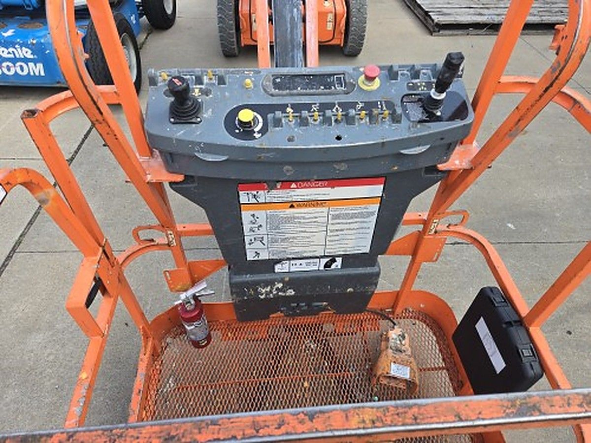 JLG E400AJPN photo 5