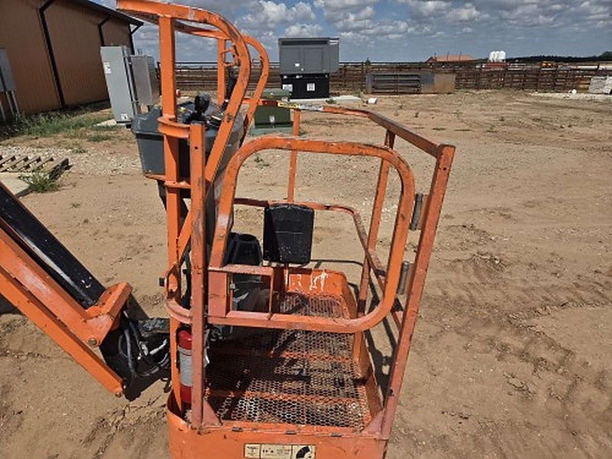 JLG E400AJPN photo 4