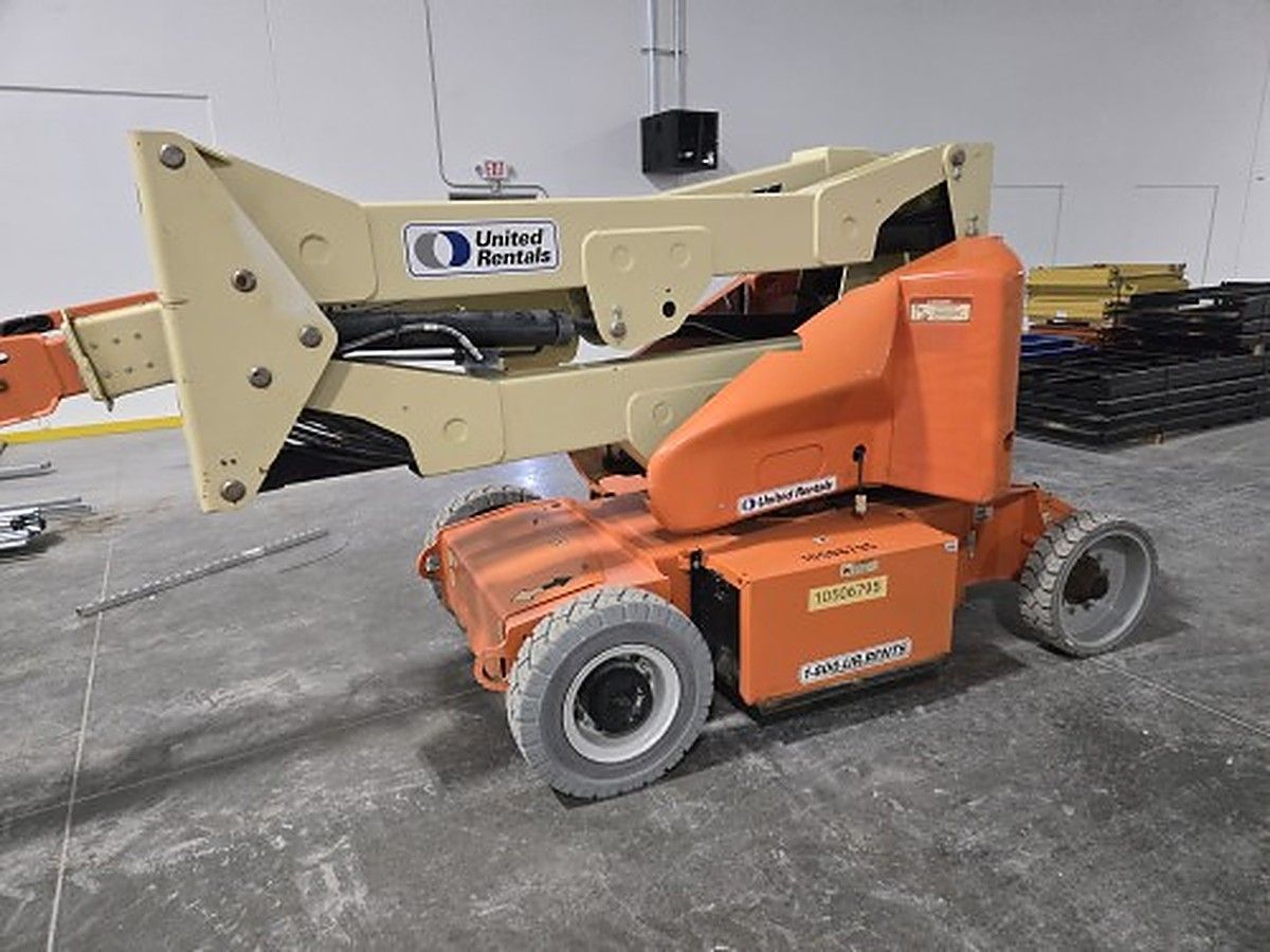 JLG E400AJPN photo 4