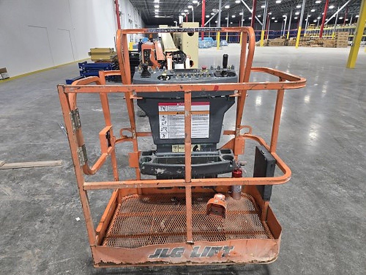 JLG E400AJPN photo 7