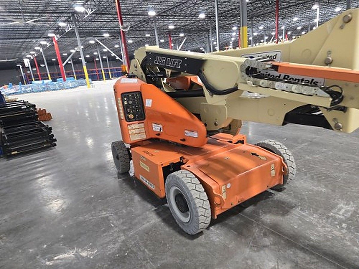JLG E400AJPN photo 8