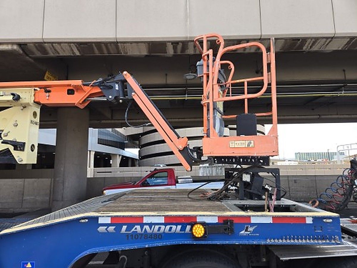 JLG E400AJPN photo 3