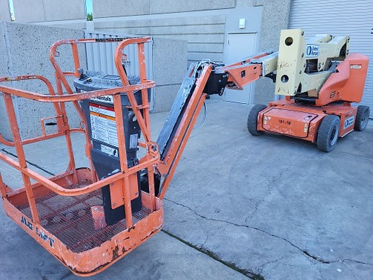 JLG E400AJPN photo 2