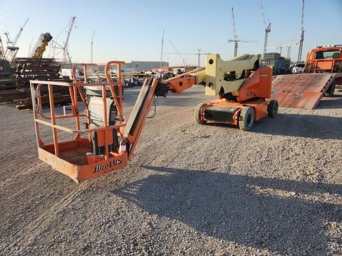 2016 JLG E400AJPN Boom 40-46' Articulating Elec Narrow