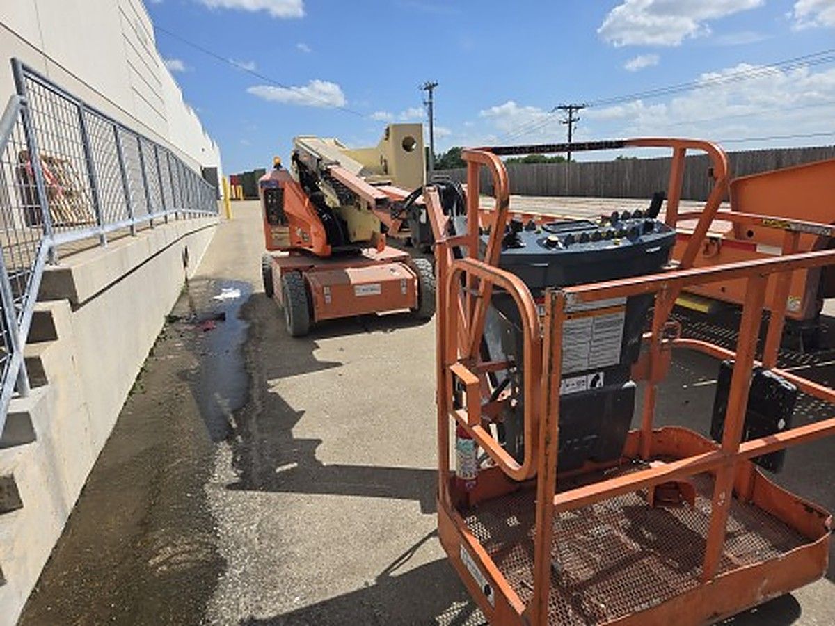 JLG E400AJPN photo 3