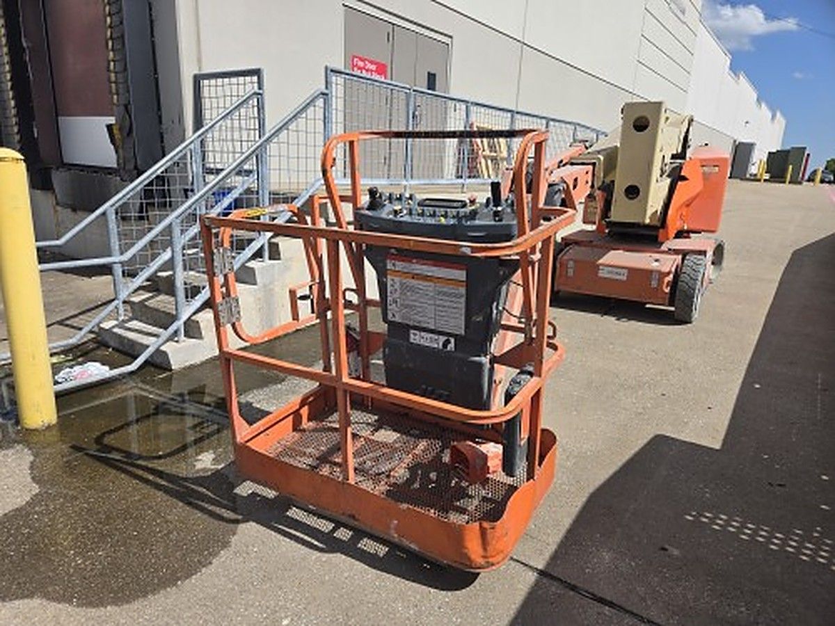 JLG E400AJPN photo 5