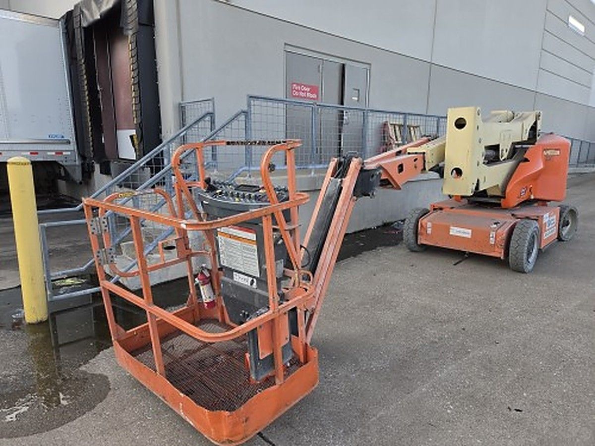 JLG E400AJPN photo 8