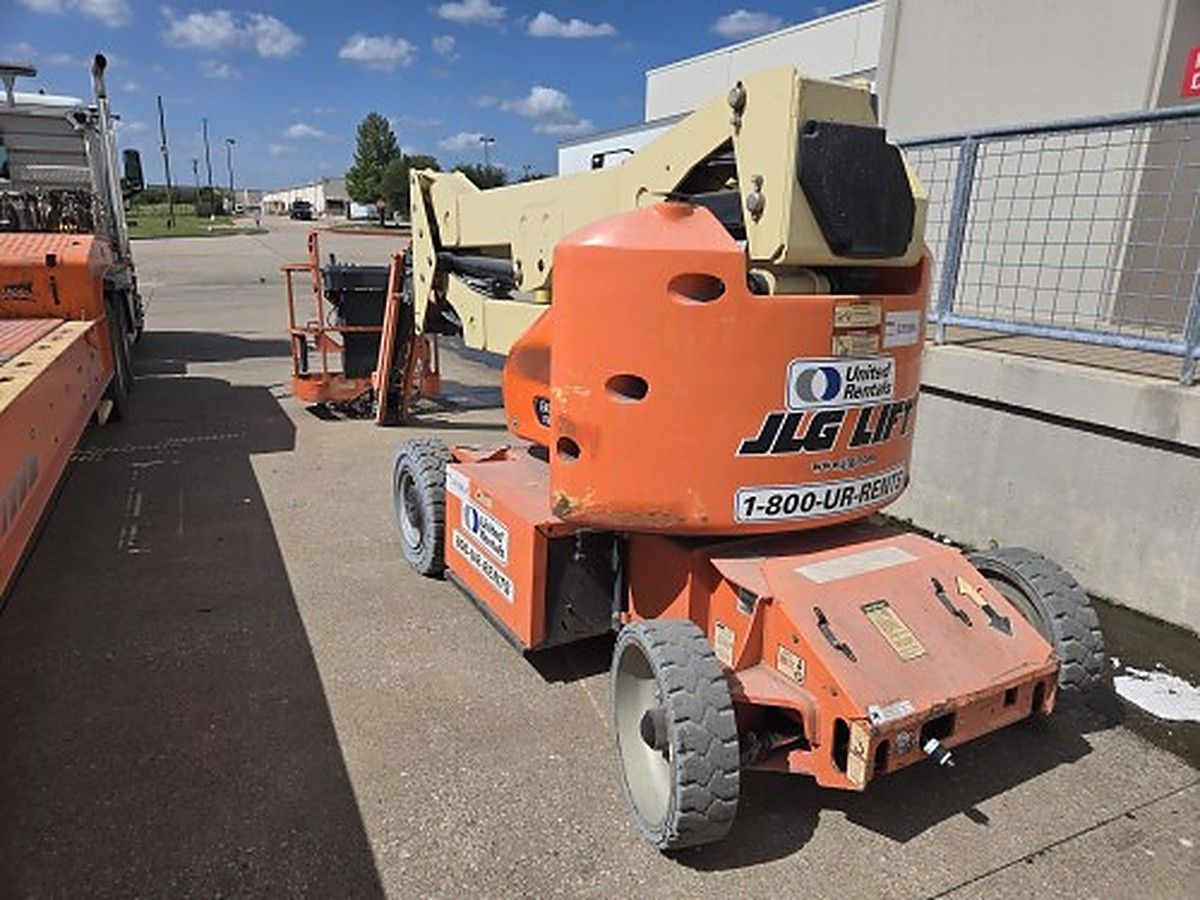JLG E400AJPN photo 10
