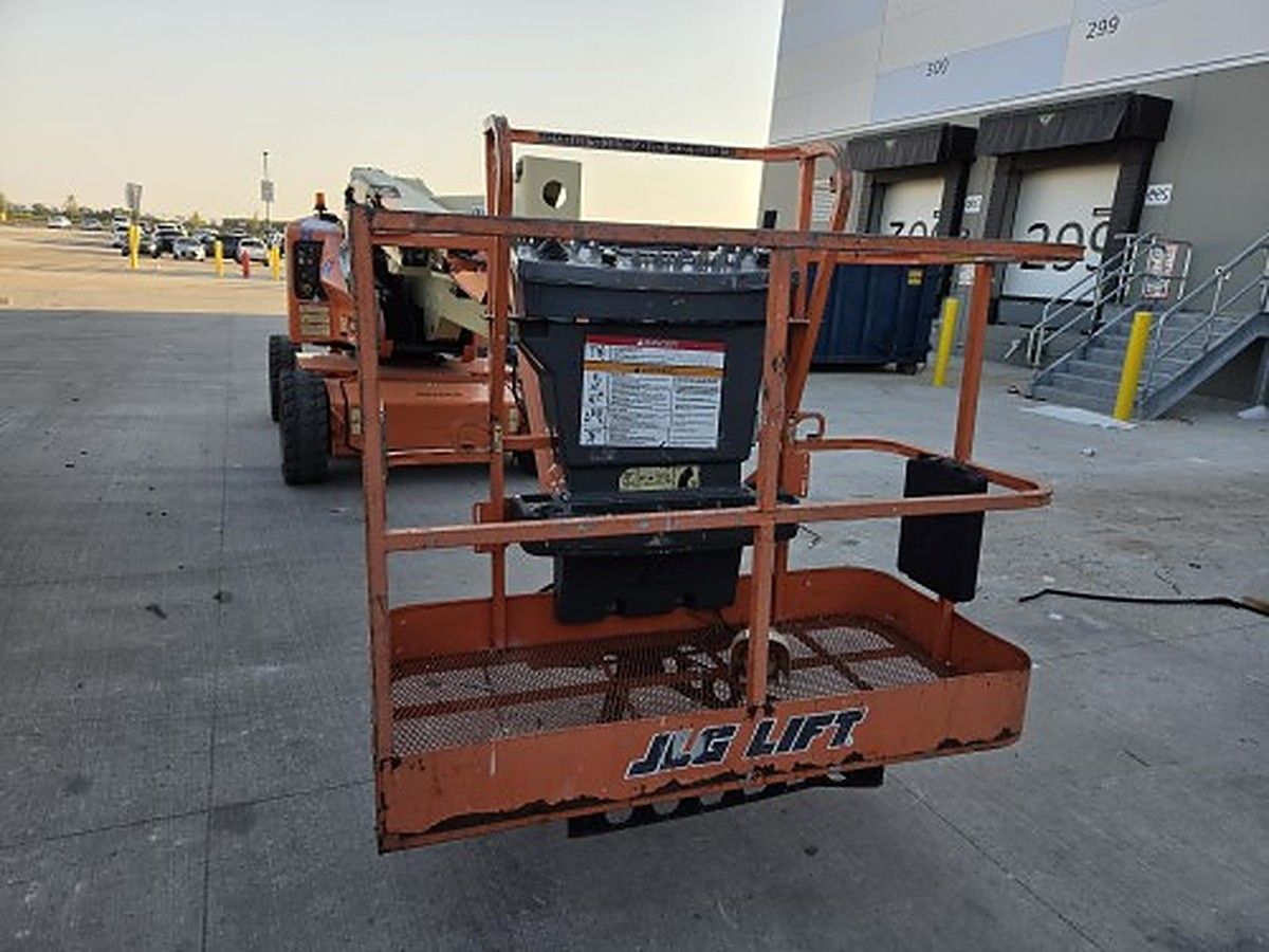 JLG E450AJ photo 4