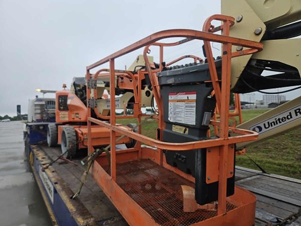 JLG E450AJ photo 3