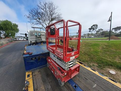 2016 MEC 1330SE Scissor Lift 10-13' Electric