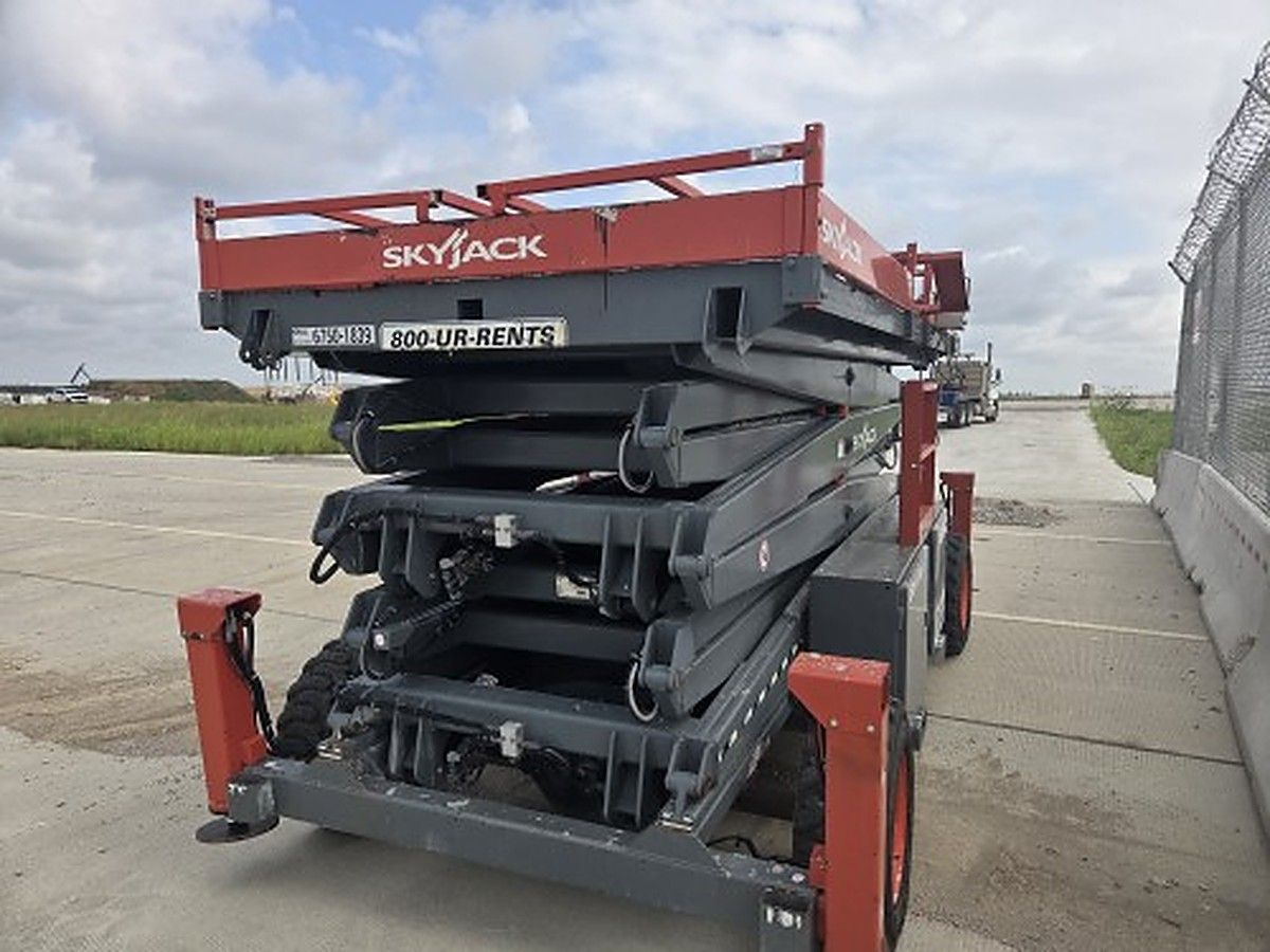2016 SKYJACK SJ9250RT for sale in Las Vegas, NV