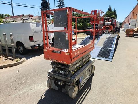 2016 SKYJACK SJIII3219 Scissor Lift 19' Electric