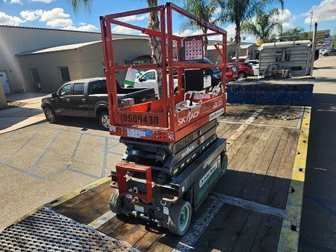 2016 SKYJACK SJIII3219 Scissor Lift 19' Electric