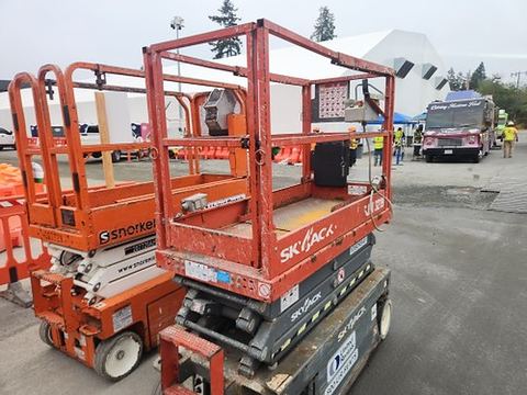 2016 SKYJACK SJIII3219 Scissor Lift 19' Electric